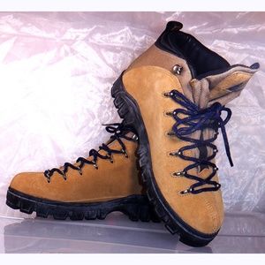 Nike Ace Trail suede hiking boots